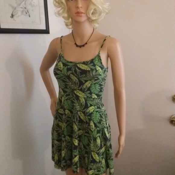 "Divided" Tropical Dress - Picture 3 of 5